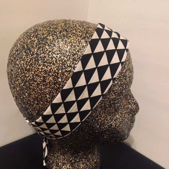 Abstract Multi-Style Wrap Headband - Picture 6 of 8